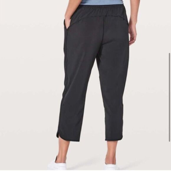 Lululemon Keep It Classic Crop Pant Black - Picture 4 of 13